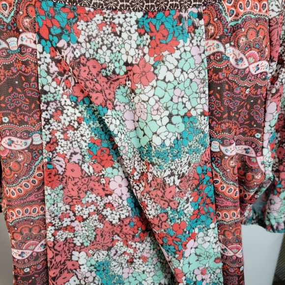 Womans Lane Bryant Scoop neck 6 button SS Boho Top Size 22/24 - Picture 7 of 7